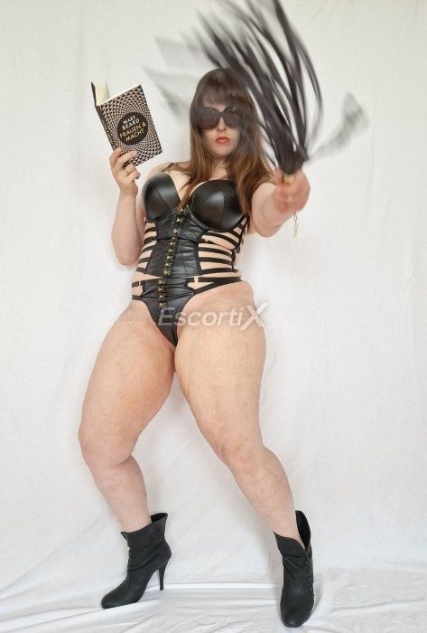 Curvy Kinky